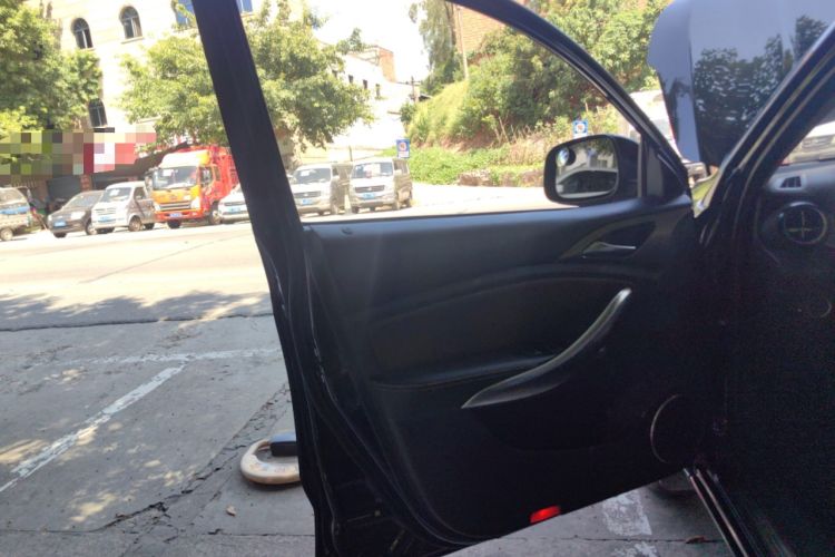 Used BYD Song 2016 GaiShi Edition 1.5TI Manual Elite Model
