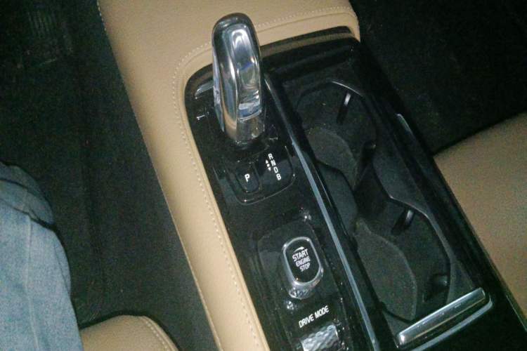 Used Volvo S90 New Energy 2019 T8 e-Drive Hybrid Intelligent Luxury Version China VI Standard