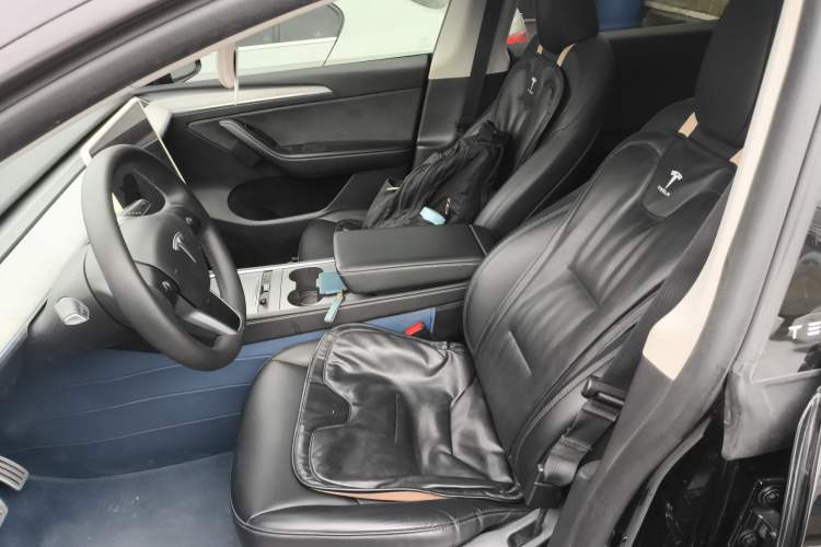 Used Tesla Model Y 2023 High-Performance All-Wheel-Drive Version
