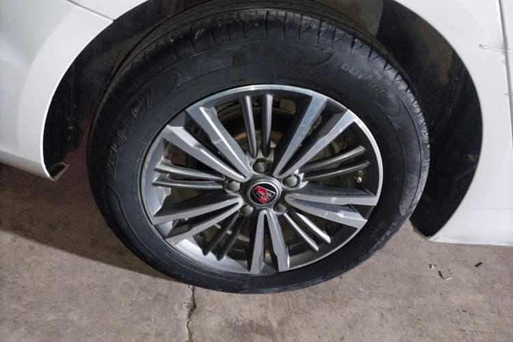 Used Roewe i5 2019 1.5L Automatic 4G Connected Linghao Flagship Edition