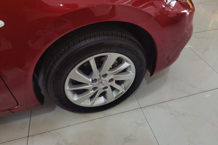 Used Nissan Tiida 2016 1.6L CVT Cool Dynamic Edition
