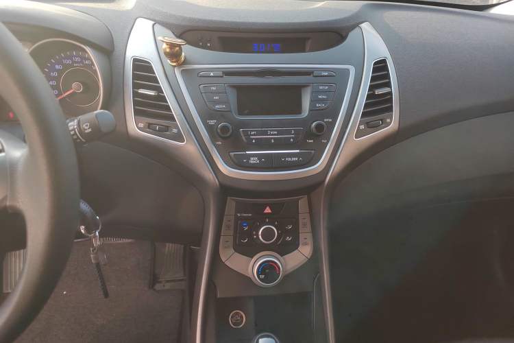 Used Hyundai Elantra 2016 1.6L Automatic Smart Version