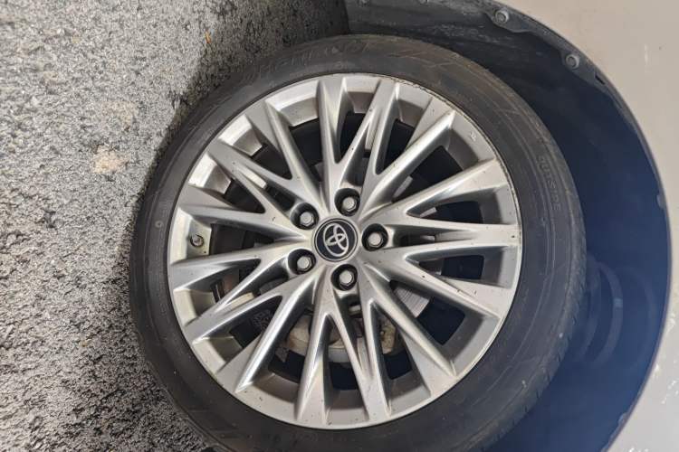 Used Toyota Avalon 2022 Dual-Engine 2.5L XLE Premium Edition
