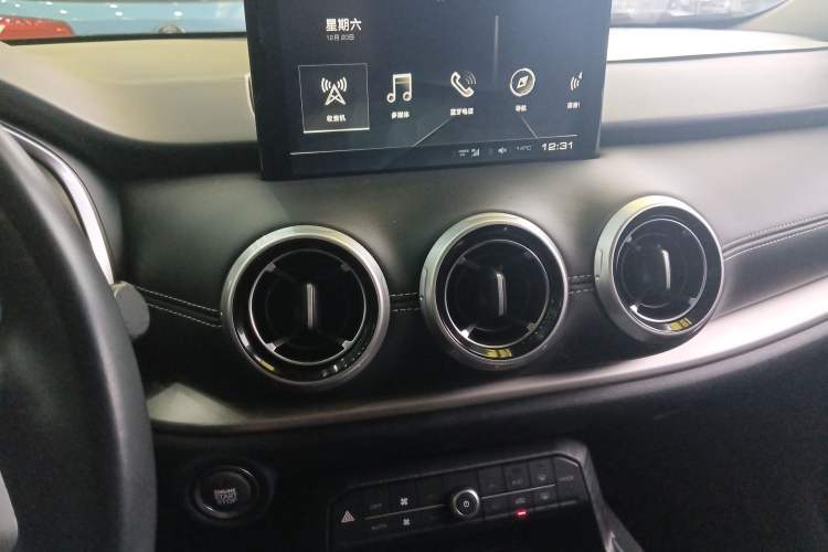 Used Wey VV6 2018 2.0T Two-Wheel-Drive Ultra-Luxury Version China V Standard
