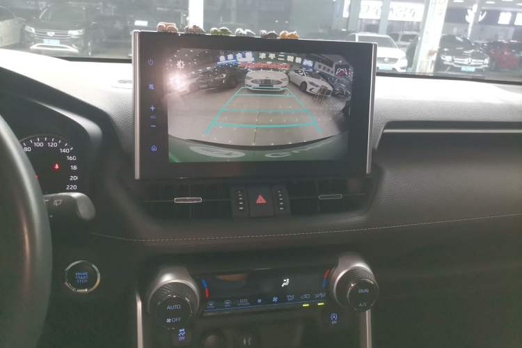 Used Toyota Wildlander 2022 2.0L CVT Two-Wheel Drive Luxury Edition
