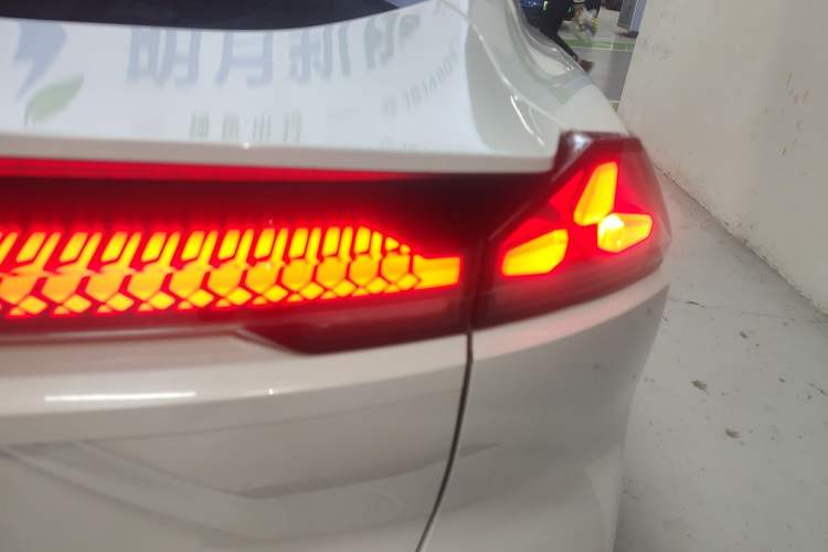 Used  SL03 2023 200Max Range-Extended Version