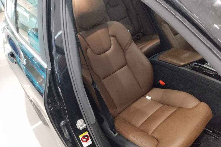 Used Volvo XC60 2021 T5 4x4 Smart Luxury Edition
