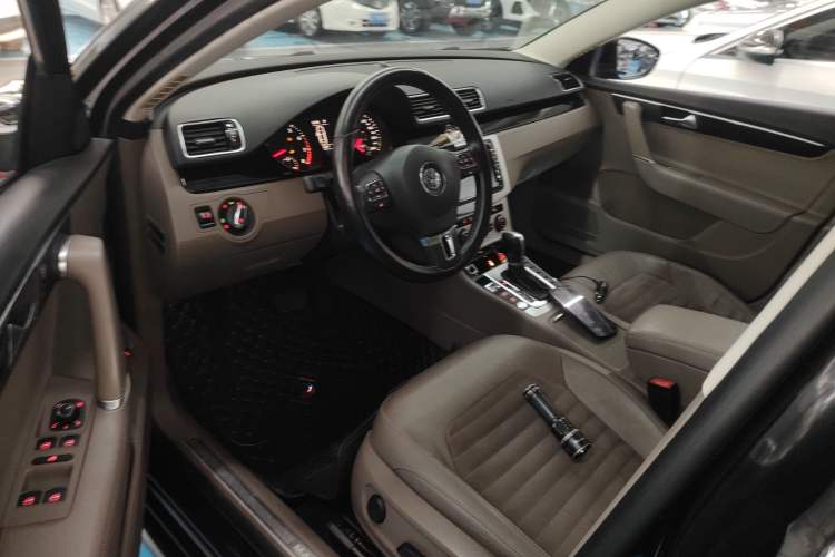 Used Volkswagen Magotan 2015 Facelift 1.8TSI Luxury Model