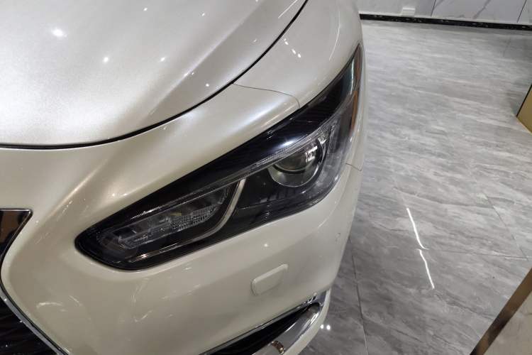 Used Infiniti QX60 (Import) 2016 2.5 S/C Hybrid Two-Wheel-Drive Excellence Edition China V Standard
