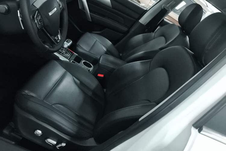 Used Haval H2 2018 Blue-Label 1.5T Dual-Clutch Two-Wheel-Drive Luxury Model
