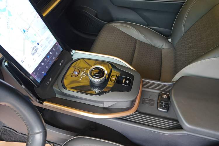 Used Toyota bZ3 2023 616 km Long-Range Premium
