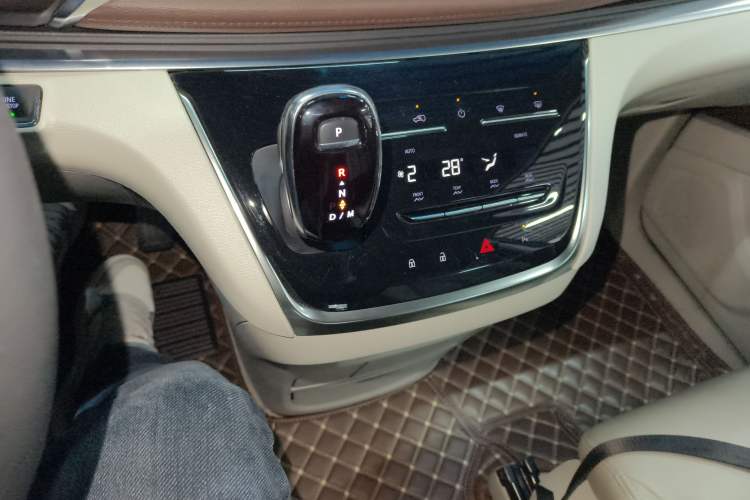 Used Buick GL8 2021 Land Cruiser Executive Class 652T Comfort Model