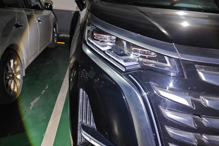 Used Denza D9 2024 DM-i 980 Four-Wheel Drive Flagship Model