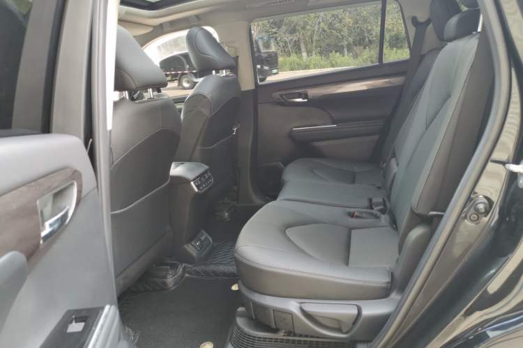 Used Toyota Highlander 2022 Dual-Engine 2.5L Four-Wheel Drive Supreme Edition 7-Seater
