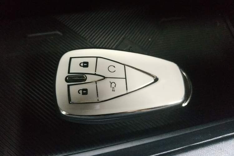 Used Changan UNI-V 2025 1.5T 500Bar Prestige Sporty Version