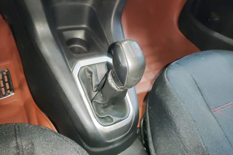 Used Peugeot 301 2016 1.6L Manual Comfort Edition
