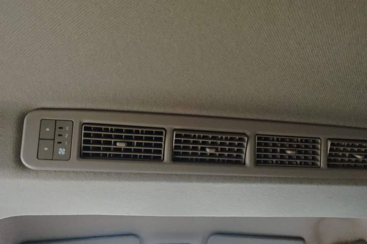 Used Wuling Rongguang S 2023 1.5L Base Version 5/7 Seats
