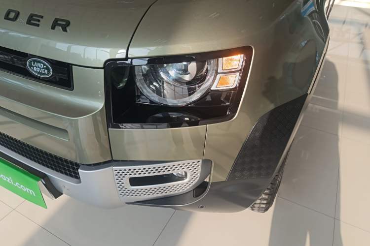 Used Land Rover Defender 2023 Facelift 110 3.0T P400 Dark Edition
