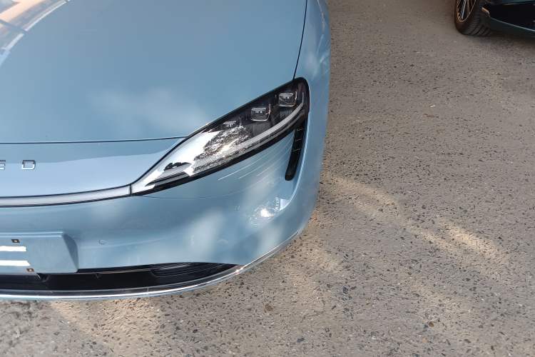 Used Hima Luxeed S7 2025 705 km Pro
