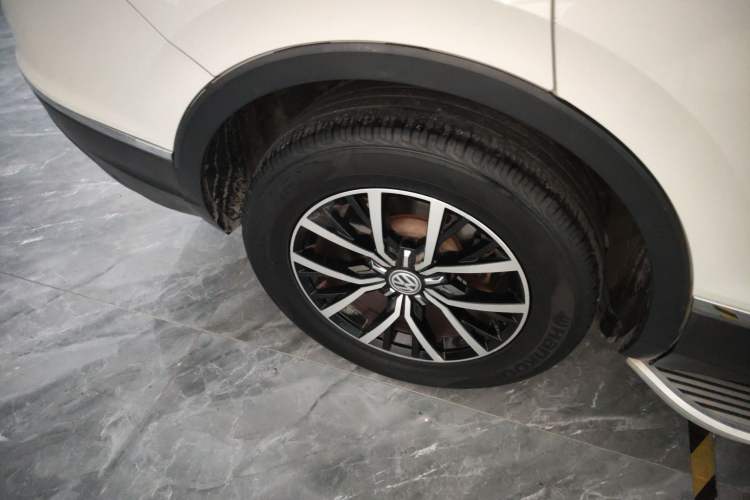 Used Volkswagen Tiguan L 2017 330TSI Automatic Two-Wheel Drive Luxury Edition
