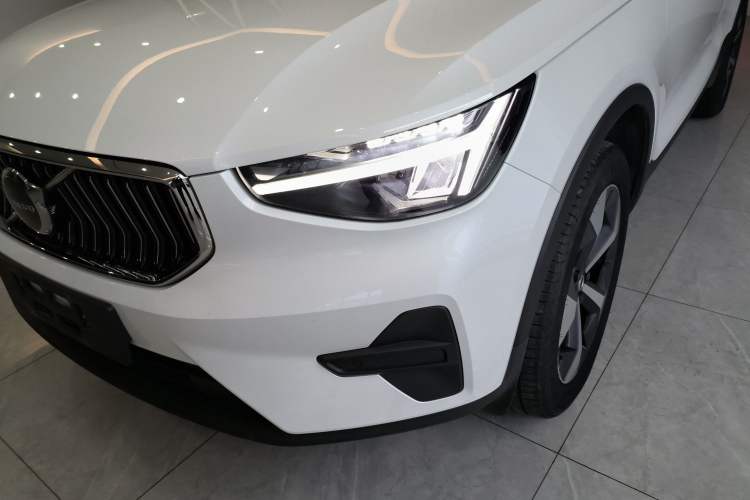 Used Volvo XC40 2024 B4 4x4 Smart Luxury Edition