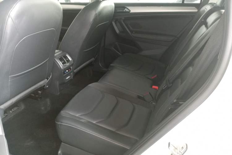 Used Volkswagen Tiguan L 2019 Updated Version 330TSI Automatic Two-Wheel Drive Panoramic Comfort Edition China VI Standard