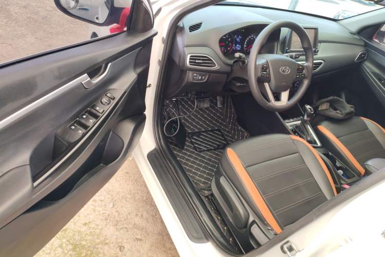 Used Hyundai Celesta 2017 1.6L Automatic Enjoyment Version GLS
