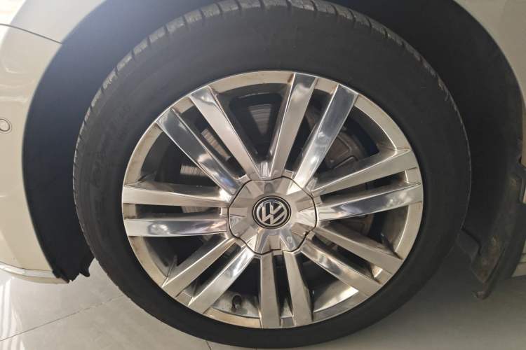 Used Volkswagen Phideon 2018 Revised Version 480 V6 Four-Wheel Drive Luxury Flagship Edition
