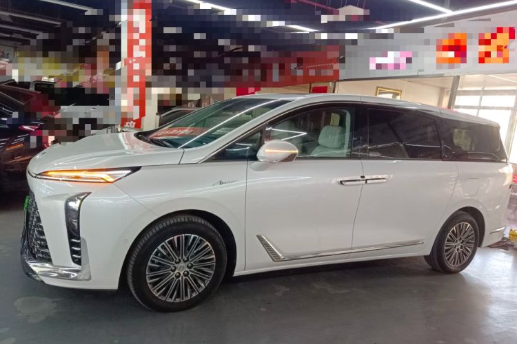 Used Buick GL8 New Energy 2024 Lu Zun Luxury Edition 7-Seater
