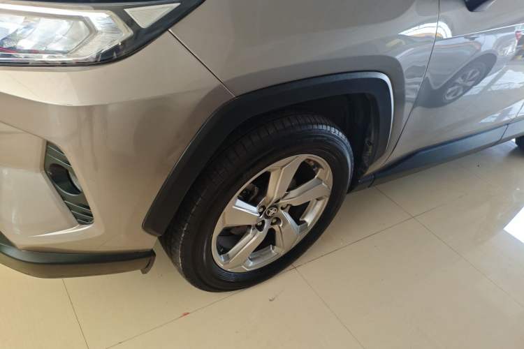 Used Toyota RAV4 2022 2.0L CVT Two-Wheel Drive Fashion Plus Edition
