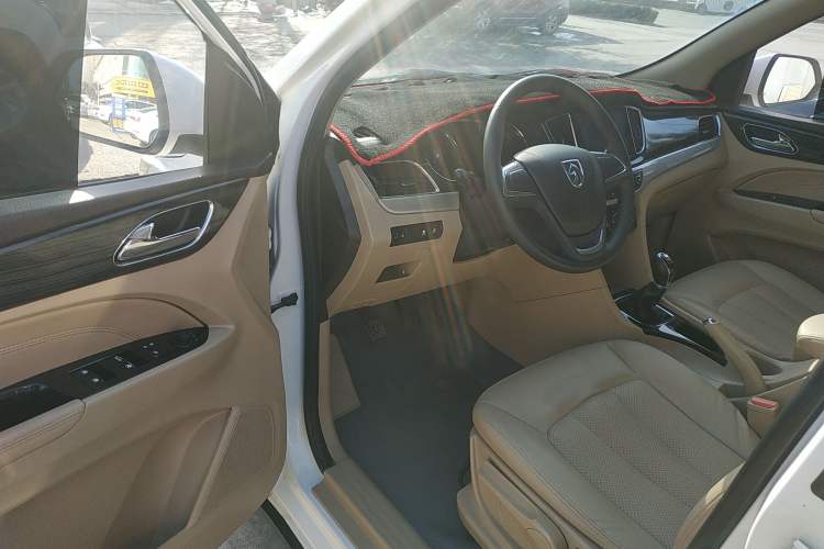 Used Baojun 730 2016 1.5L Manual Comfort Version 7 Seats China V Emission Standard