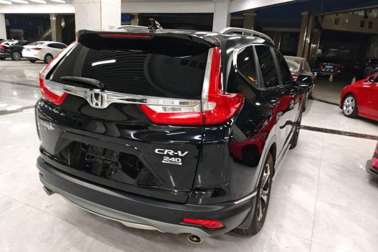 Used Honda CR-V 2017 240TURBO CVT Front-Wheel Drive Fashion Edition
