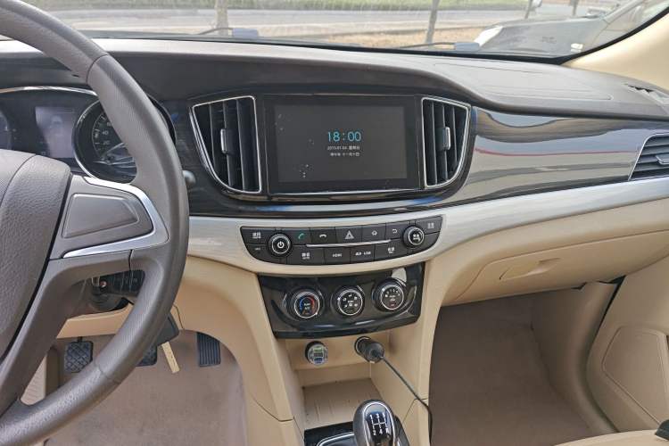 Used Baojun 730 2016 1.5L Manual Comfort Version 7 Seats China V Emission Standard