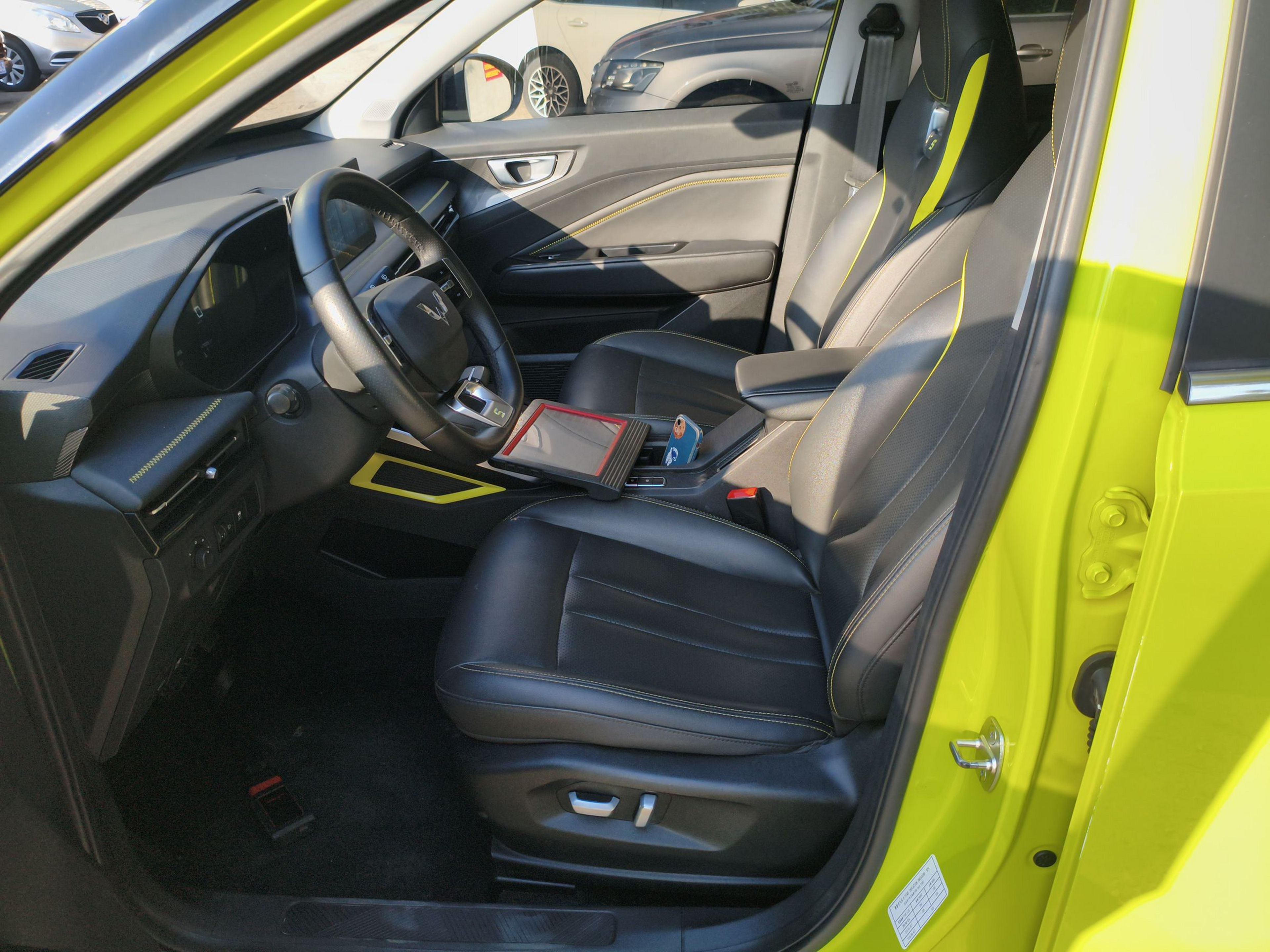 Переднее сиденье в автомобиле