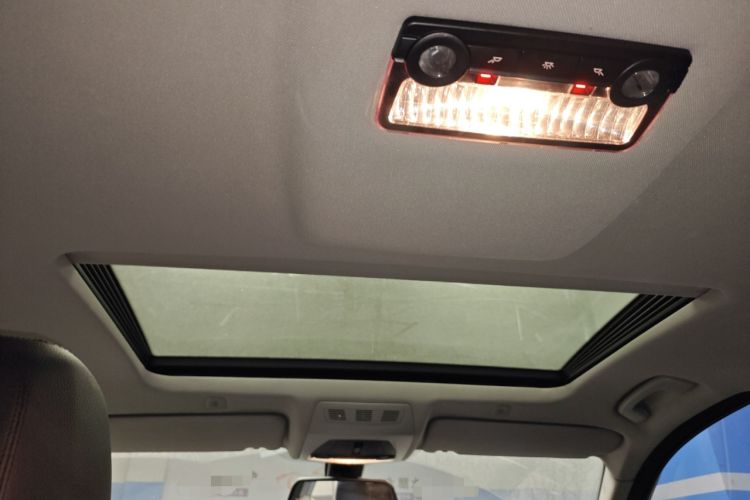 Used BMW 5 Series 2014 520Li Elegant Model
