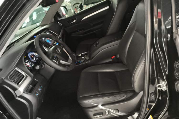 Used Toyota Highlander 2018 2.0T Four-Wheel Drive Luxury Version 7 Seats China VI Standard