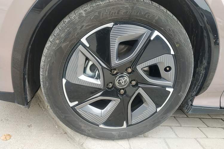 Used Toyota bZ3 2023 616 km Long-Range Premium
