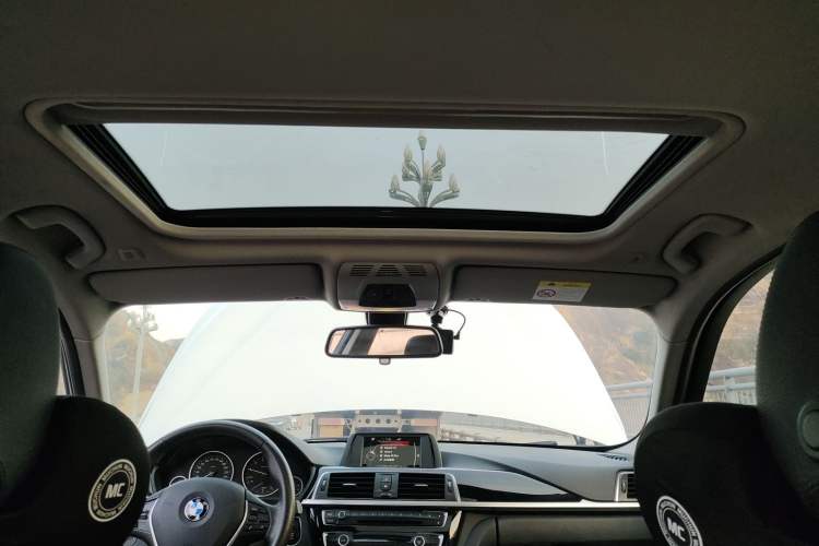 TDK.VehicleDetails.img