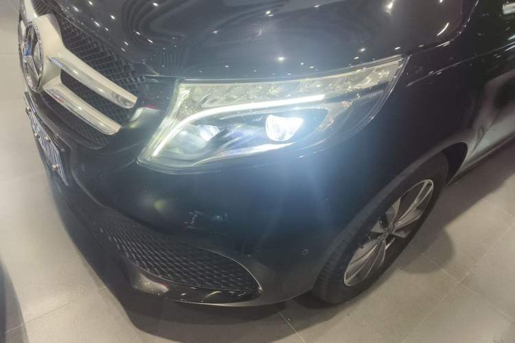 Used Mercedes-Benz V-Class 2020 V 260 Avantgarde Edition
