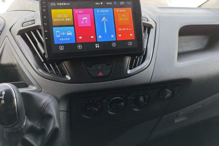 Used Ford Transit 2019 2.0T Diesel Multi-Purpose Commercial Vehicle Mid-Drive Mid-Roof 6-Seater China VI Standard
