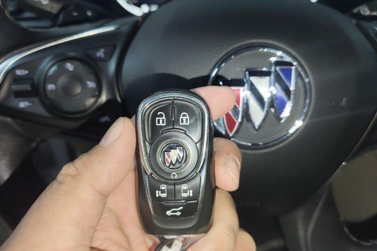 Used Buick GL8 2022 ES Land Cruiser 653T Luxury Model