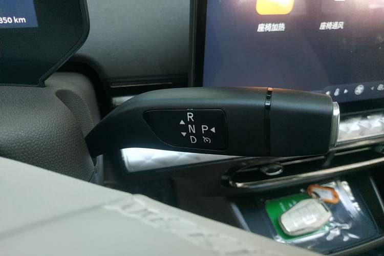 Used  3 2023 505km Pro
