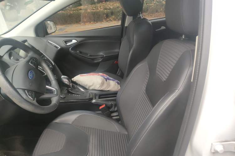 Used Ford Focus 2017 Sedan 1.6L Automatic Fashion Edition Smart Drive Version
