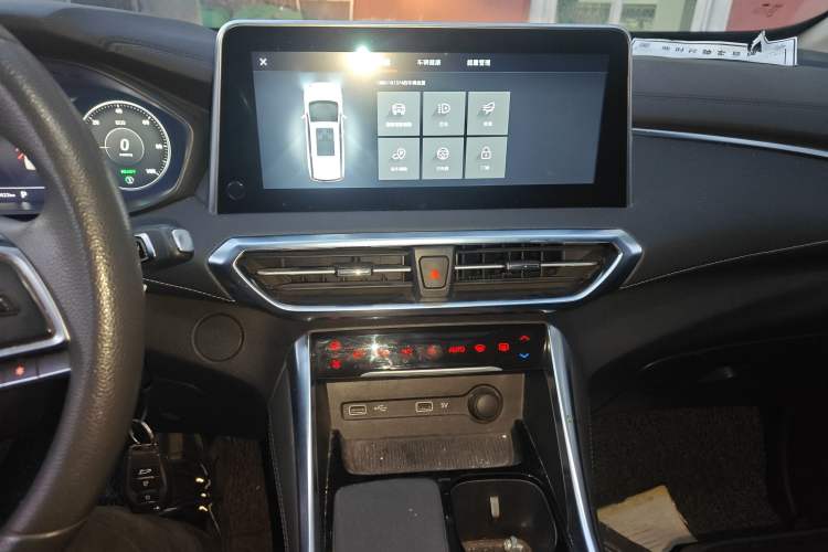 Used SAIC MAXUS EUNIQ 5 2022 Elite Edition Six-Seater
