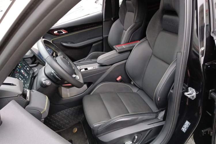 Used Lynk & Co 03 2023 1.5TD DCT JingPro
