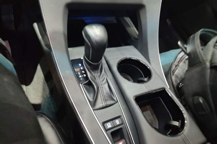 Used Toyota Avalon 2019 2.0L XLE Premium Edition China VI
