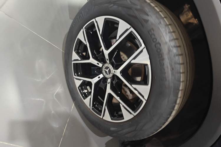 Used Mercedes-Benz GLC 2023 GLC 260 L 4MATIC Dynamic Edition 5-seater
