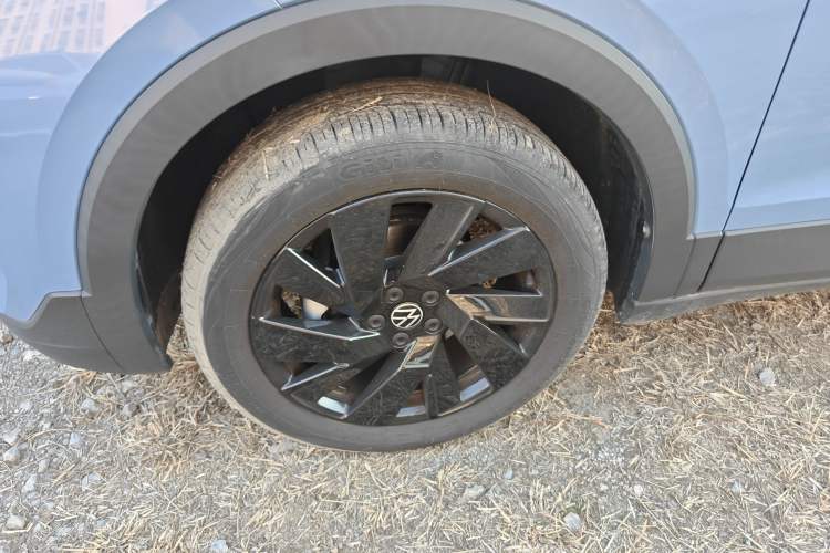 Used Volkswagen Tharu 2025 NewRui 300TSI Prestige Edition
