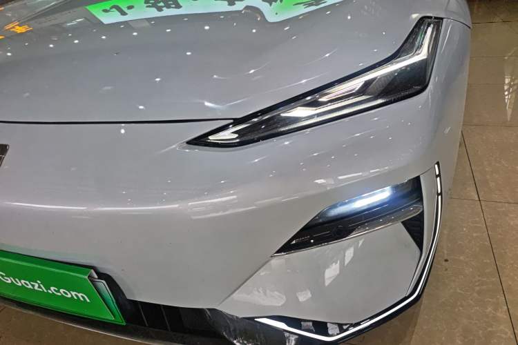 Used Geely Galaxy E8 2024 665 km Range Rear-Drive Starship Long-Range Version
