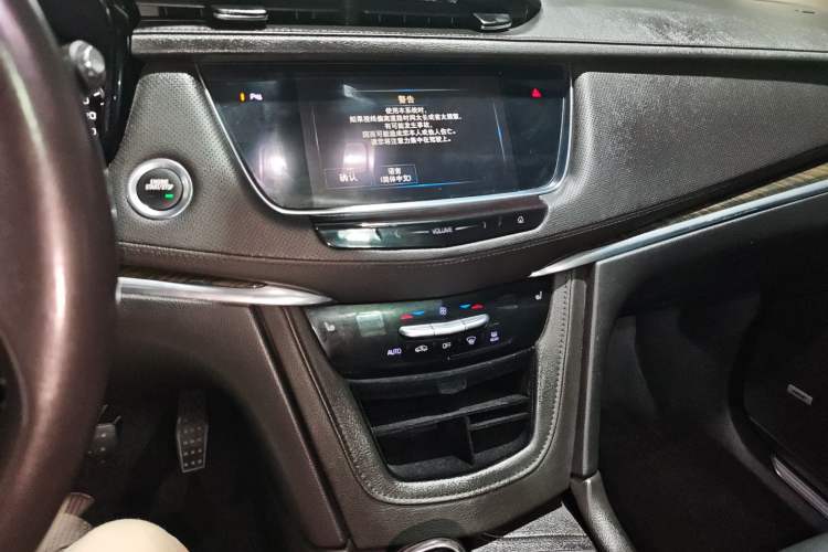 Used Cadillac XT5 2018 25T Luxury Model
